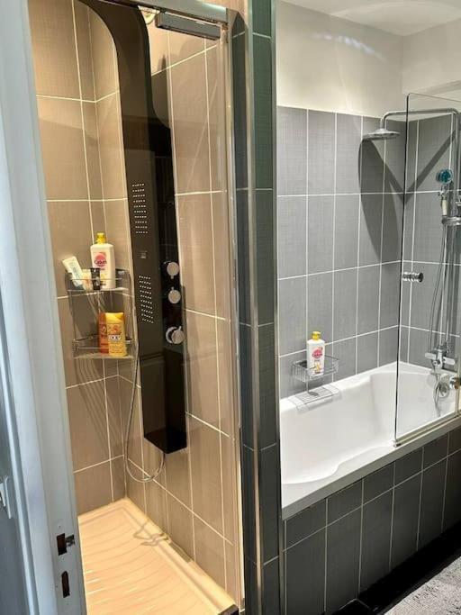 Private Bedrooms Near Eiffel Tower 파리 외부 사진